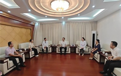 凝心聚力强医教 奋楫笃行谱新篇——学校校长李雪斌到我院慰问教师代表