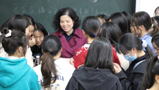 高等职业技术学院举办“幸福人生，从关爱自己开始”关爱女生健康主题讲座