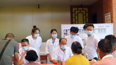 广西名中医周红海团队带领骨伤学院志愿服务队走进灵川县