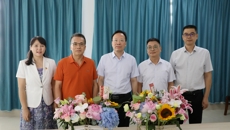 bat365在线官网平台教师节走访慰问活动